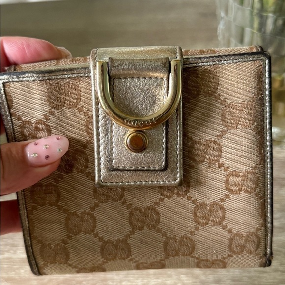 Gucci Abbey D-Ring Compact Wallet - Picture 9 of 13